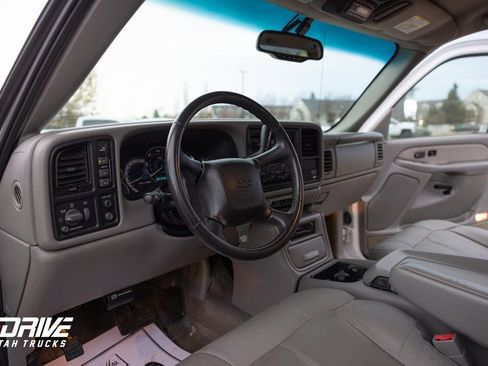Used 2002 Chevrolet Silverado 2500 LT w/ Off-Road Skid Plate Pkg AWD/4WD image 18