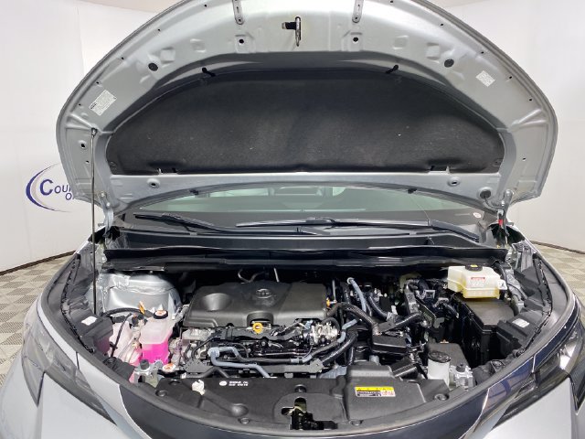 Used 2025 Toyota Sienna XLE FWD image 25