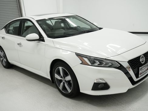 Used 2021 Nissan Altima 2.5 SL FWD image 3