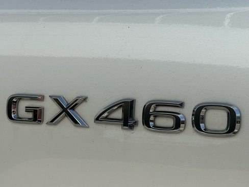 Used 2023 Lexus GX 460 Premium w/ Premium Package image 17