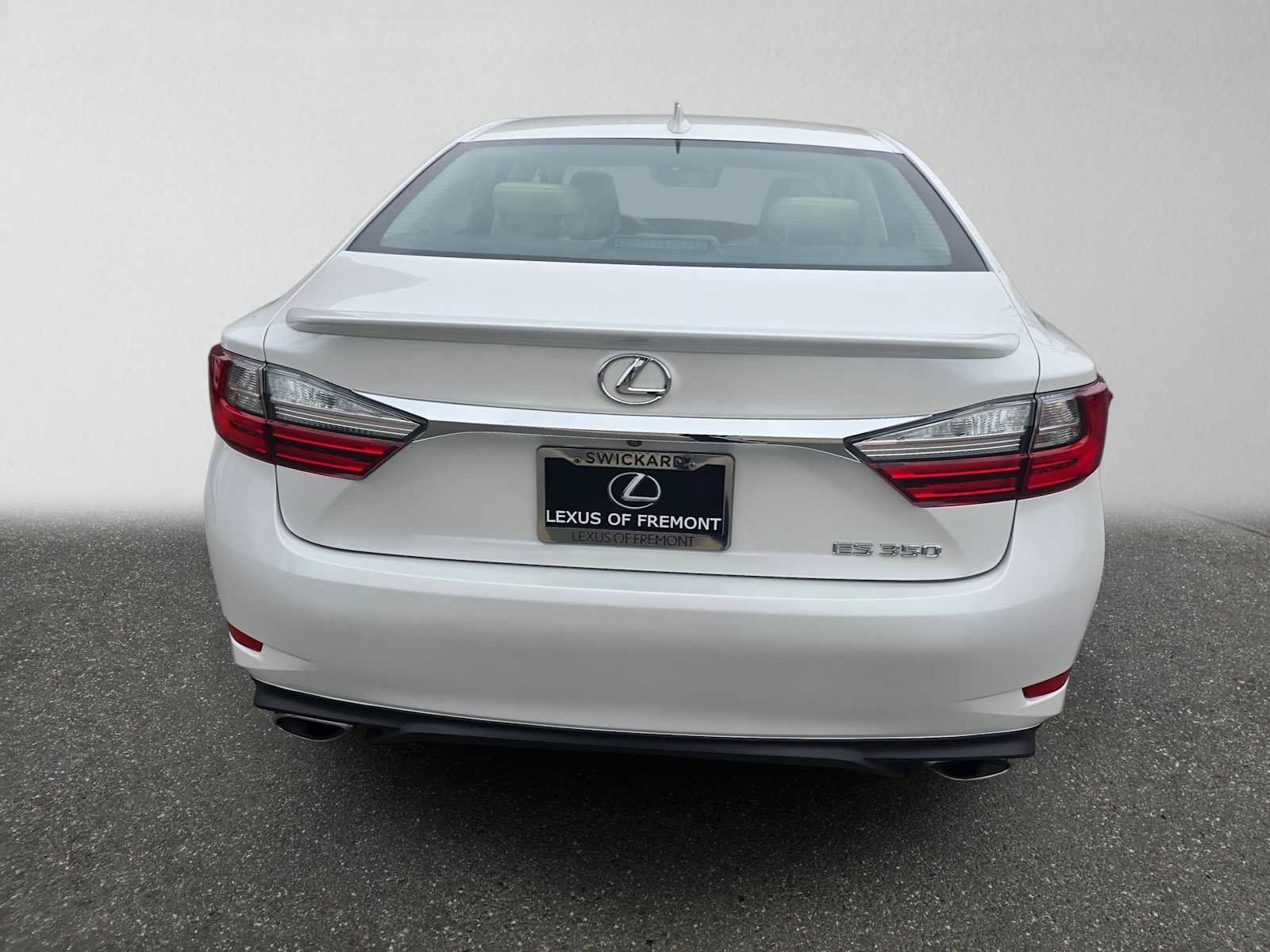 Used 2017 Lexus ES 350 w/ Accessory Package FWD image 4