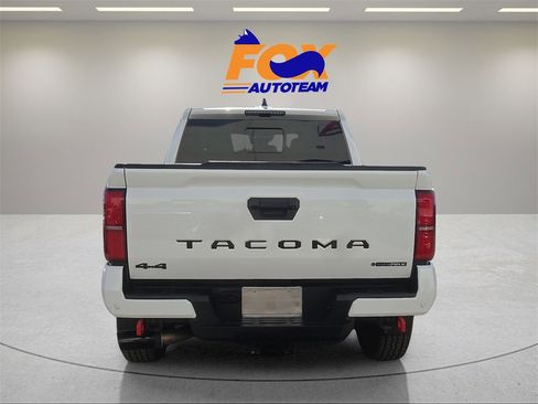 Used 2024 Toyota Tacoma TRD Off-Road image 4