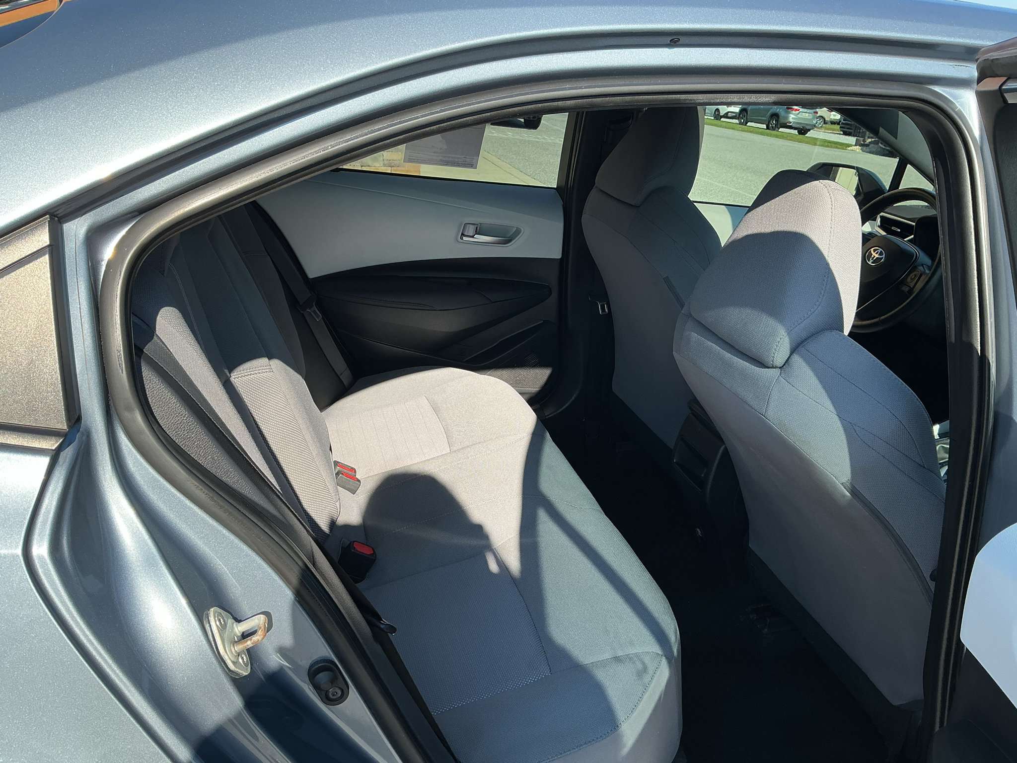 Used 2022 Toyota Corolla SE w/ SE Premium Package FWD image 24