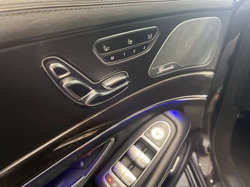 Used 2017 Mercedes-Benz S 550 Sedan image 12