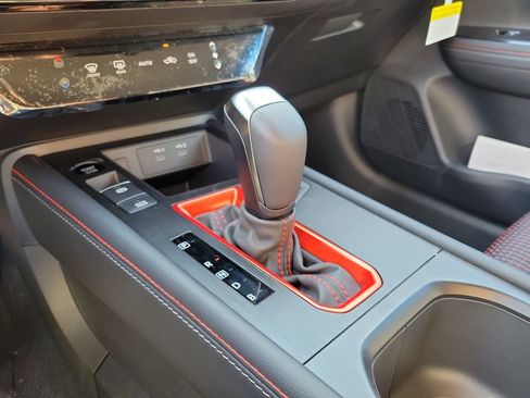 New 2026 Nissan Kicks SR image 37