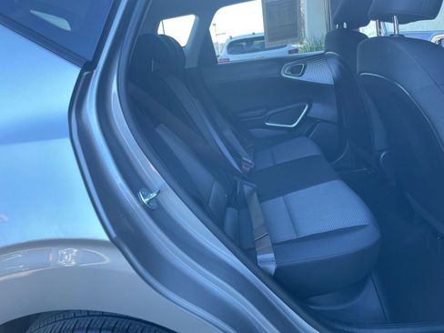 Used 2025 Kia Soul LX w/ LX Technology Package image 39