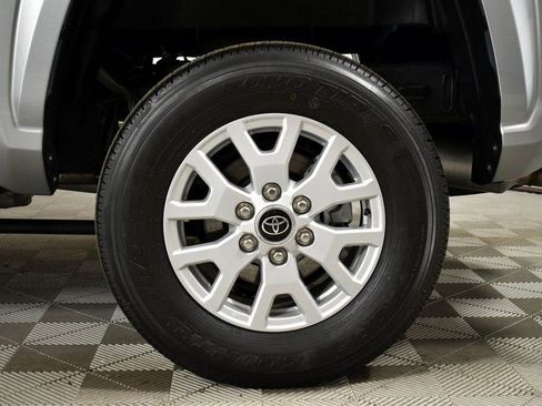 Certified 2025 Toyota Tacoma SR5 image 21