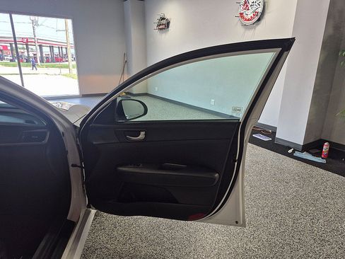 Used 2018 Kia Optima LX FWD image 20