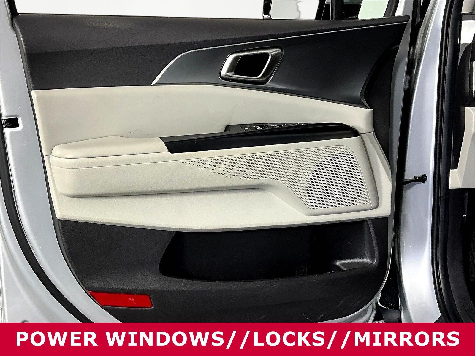 Used 2023 Kia Carnival LX FWD image 19
