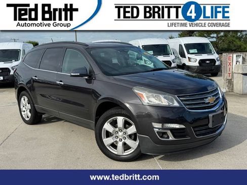 Used 2017 Chevrolet Traverse LT w/ Style and Technology Package FWD image 1