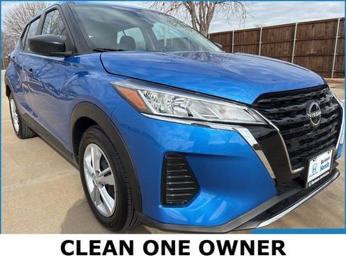 Used 2025 Nissan Kicks Play S image 2