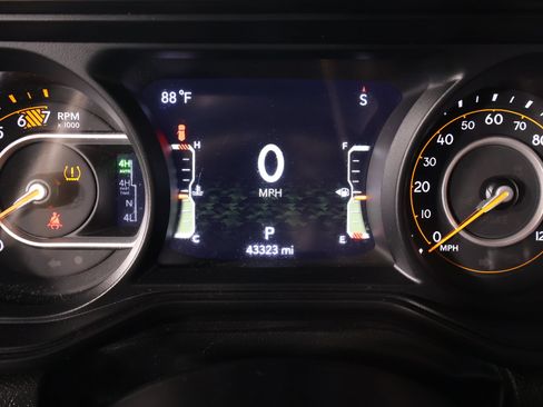 Used 2024 Jeep Wrangler Unlimited Rubicon 392 AWD/4WD image 4