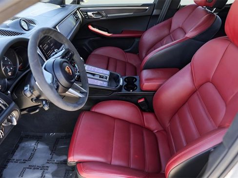 Used 2022 Porsche Macan GTS image 12