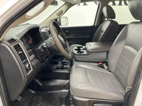Used 2018 RAM 3500 Tradesman image 28
