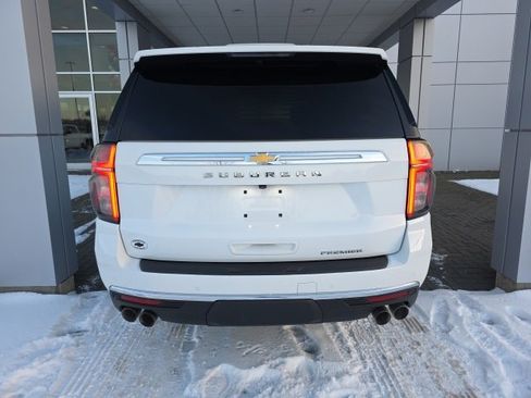 Used 2023 Chevrolet Suburban Premier image 3