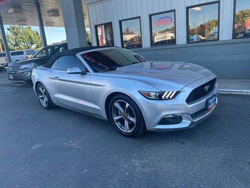 Used 2015 Ford Mustang Convertible w/ Equipment Group 051A image 23
