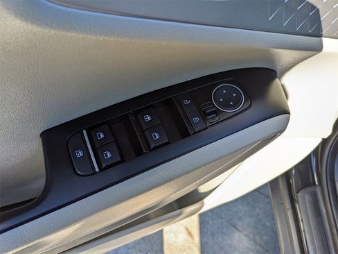 Certified 2024 Kia Soul LX w/ Option Group 015 image 20