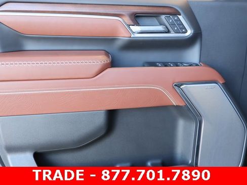 Used 2025 GMC Sierra 3500 Denali Ultimate image 11