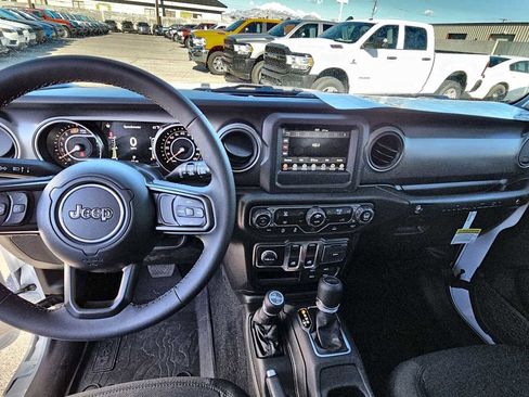 Used 2023 Jeep Wrangler Sport S image 18