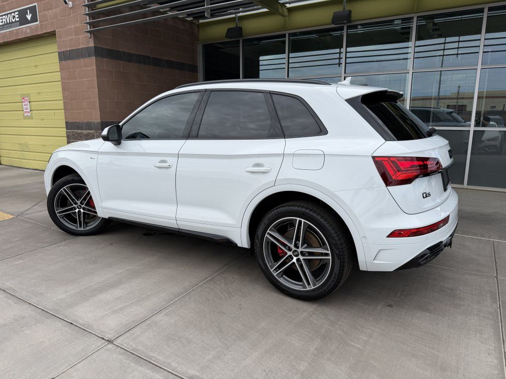 Used 2024 Audi Q5 e Prestige w/ Prestige Package AWD/4WD image 5