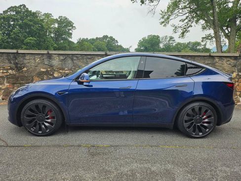 Used 2023 Tesla Model Y Performance AWD/4WD image 8