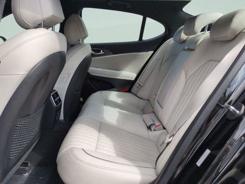 Certified 2025 Genesis G70 2.5T w/ Sport Prestige Package image 12