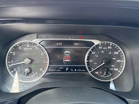 Used 2023 Nissan Pathfinder SL w/ Black Appearance Package AWD/4WD image 34