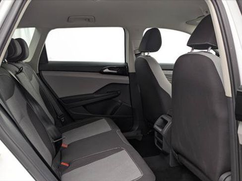 Used 2024 Volkswagen Taos S FWD image 17