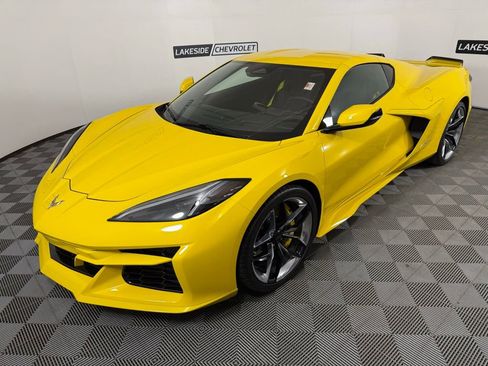 Used 2026 Chevrolet Corvette Z06 w/ Chrome Exterior Badge Package image 3