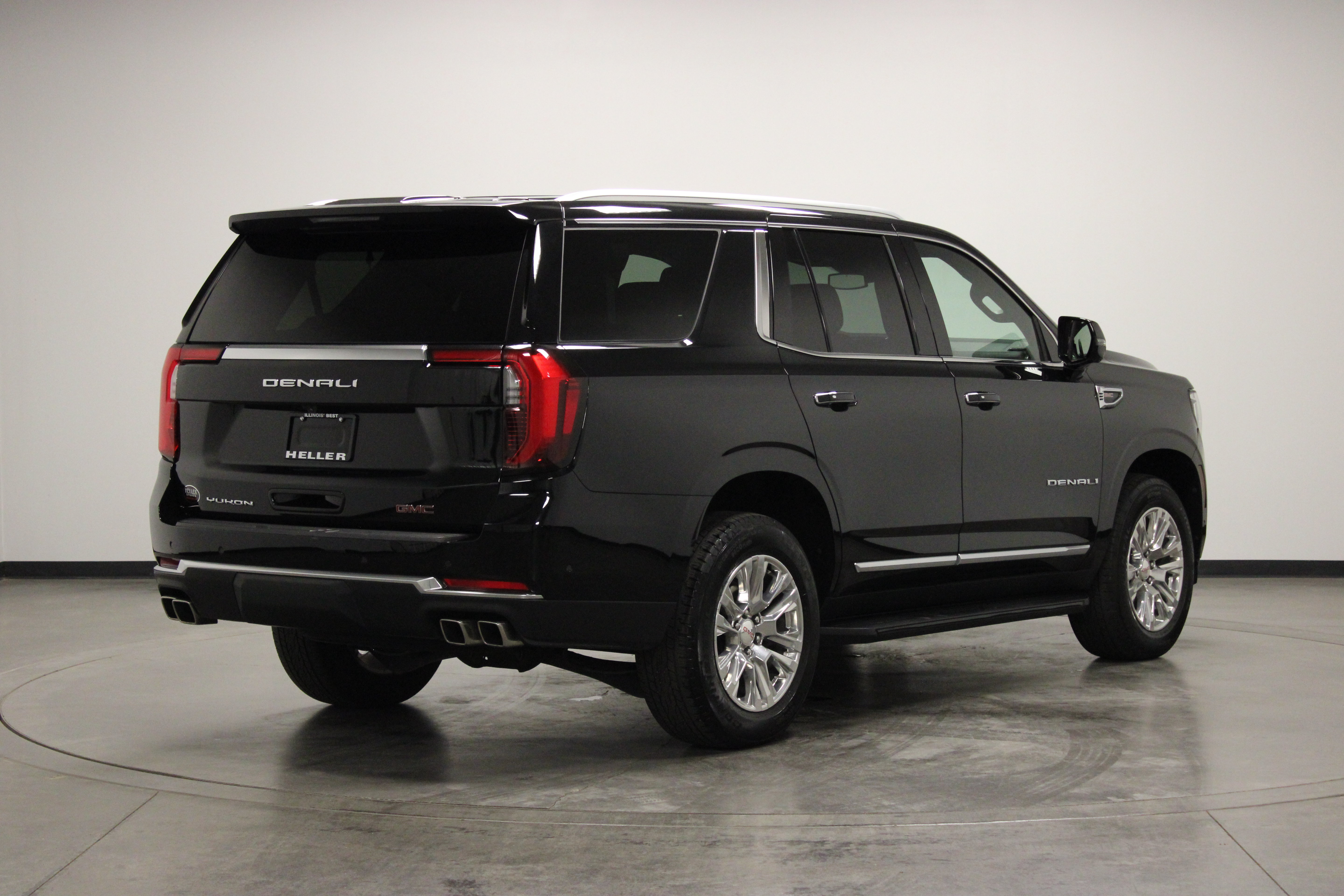 Used 2025 GMC Yukon Denali AWD/4WD image 8