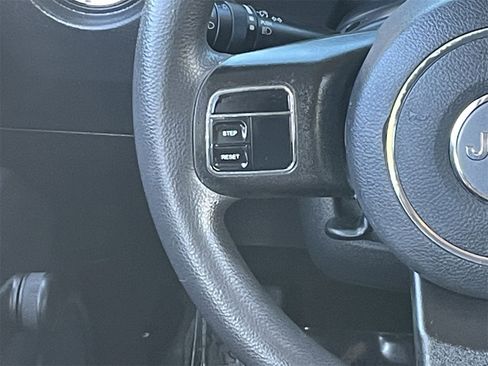 Used 2015 Jeep Patriot Sport image 20