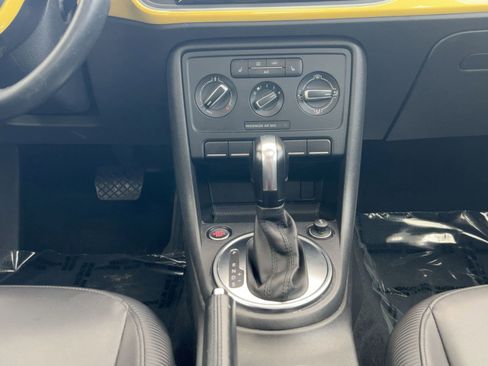 Used 2013 Volkswagen Beetle 2.5 image 17