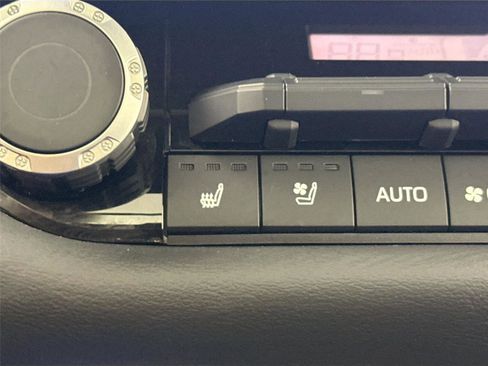 Certified 2023 Toyota Sequoia Platinum AWD/4WD image 8