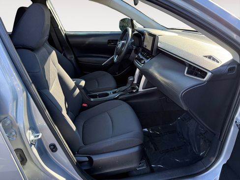 Used 2024 Toyota Corolla Cross LE image 19