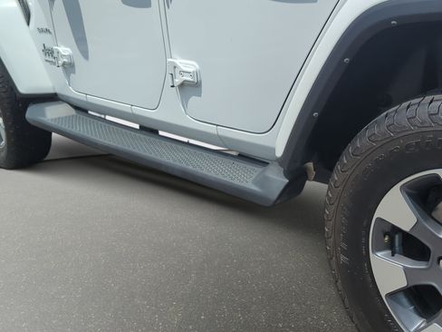 Used 2021 Jeep Wrangler Unlimited Sahara AWD/4WD image 32