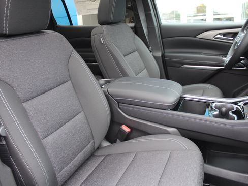 New 2027 Chevrolet Traverse LT w/ Sun and Wheel Package AWD/4WD image 15