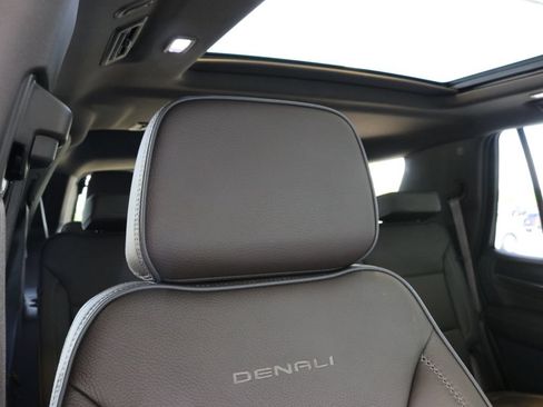 Used 2021 GMC Yukon Denali w/ Denali Ultimate Package AWD/4WD image 54