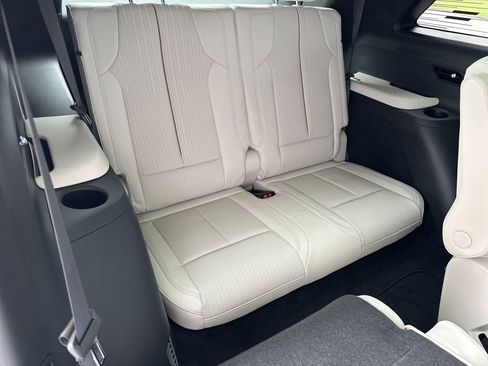 New 2026 Cadillac Vistiq Luxury image 33