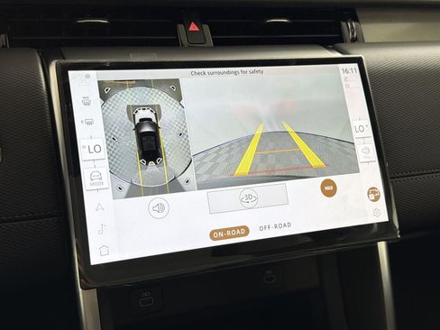 New 2026 Land Rover Discovery Sport Landmark AWD/4WD image 17