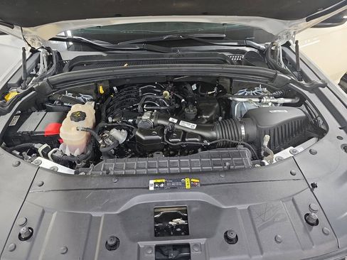 Used 2023 Jeep Grand Cherokee Laredo AWD/4WD image 27