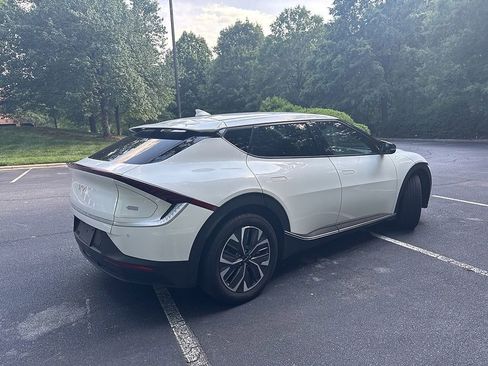 Used 2024 Kia EV6 Light RWD image 6