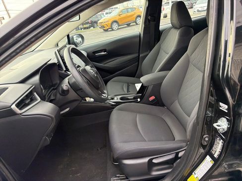 Used 2021 Toyota Corolla LE image 11