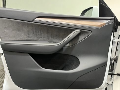 Used 2023 Tesla Model Y Long Range image 13