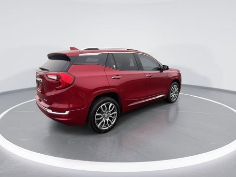 Used 2024 GMC Terrain Denali image 8