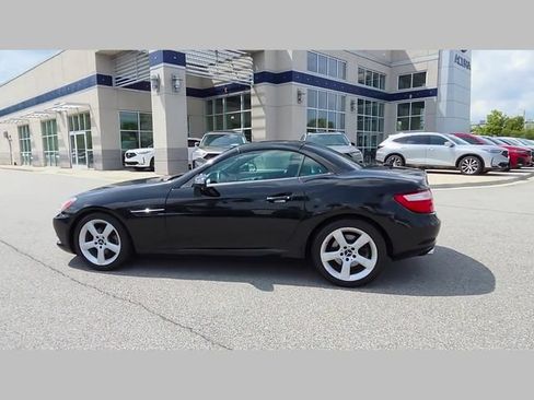 Used 2015 Mercedes-Benz SLK 250 w/ Premium Package image 18