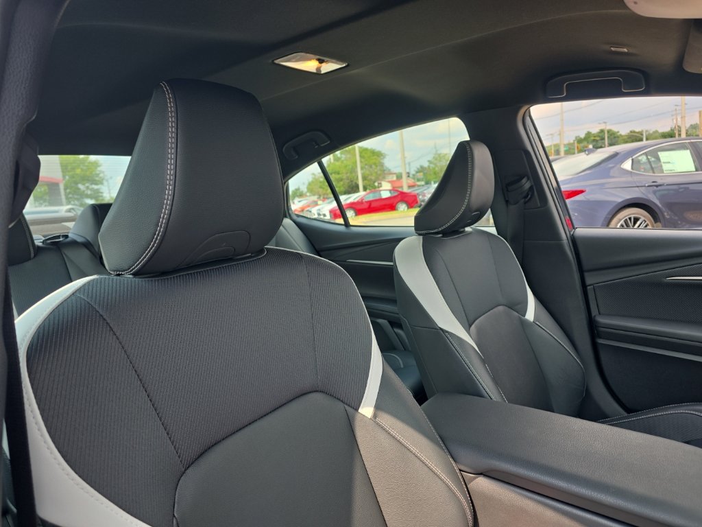 Used 2025 Toyota Camry SE FWD image 10