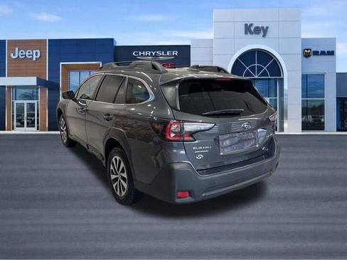 Used 2023 Subaru Outback Premium image 3