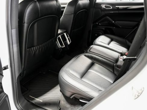 Used 2015 Porsche Cayenne S image 30