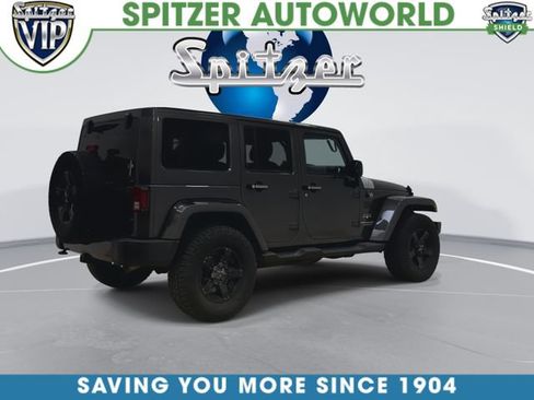 Used 2017 Jeep Wrangler Unlimited Sahara w/ Dual Top Group AWD/4WD image 9