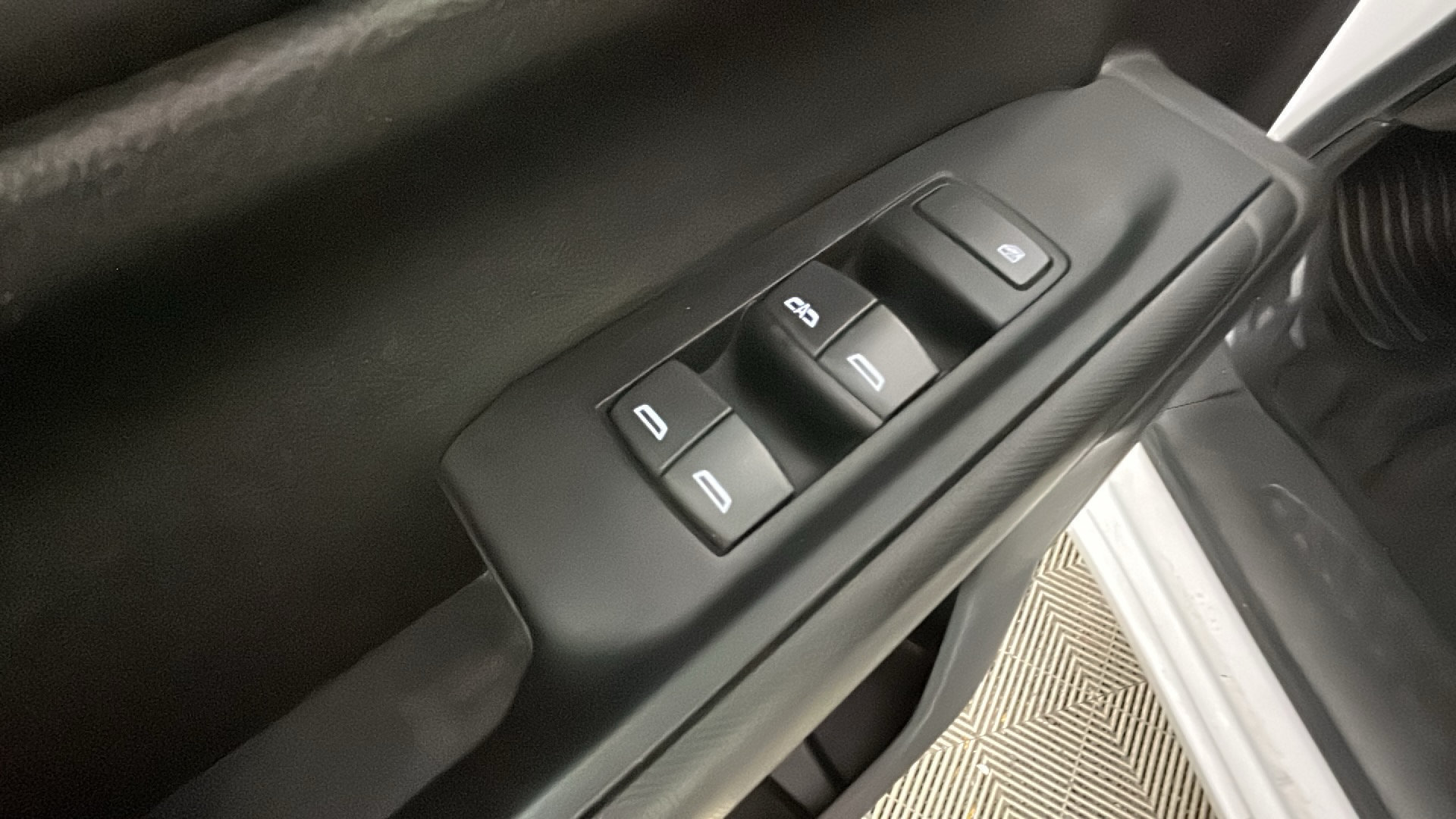 Used 2022 Chevrolet Silverado 1500 W/T w/ Trailering Package AWD/4WD image 12